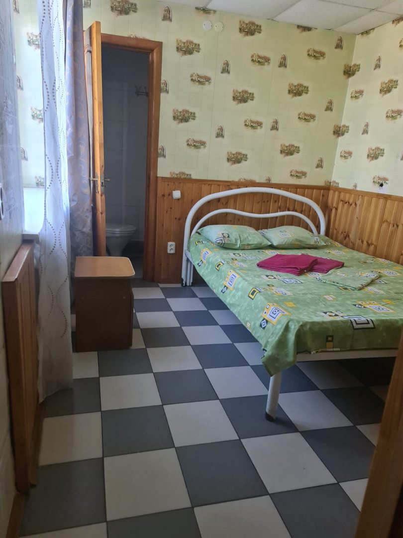 Двухместный (Эконом с санузлом) мини-отеля Мотель 444, Краснодар