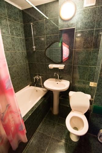 Одноместный (Одноместный номер с ванной) гостевого дома Радуга, Бобруйск