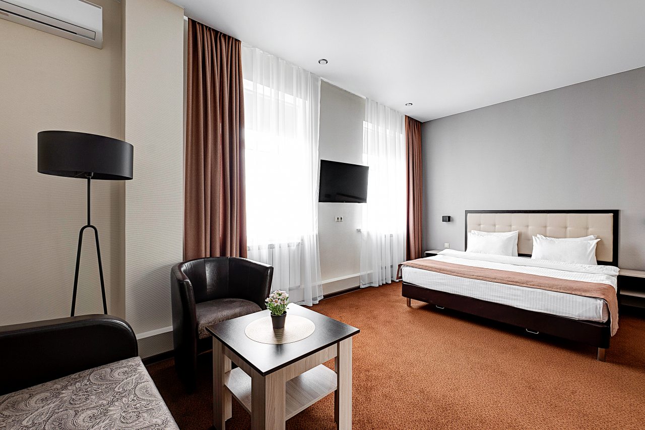 De Luxe (C одной большой кроватью) гостиницы Премьер отель, Тверь