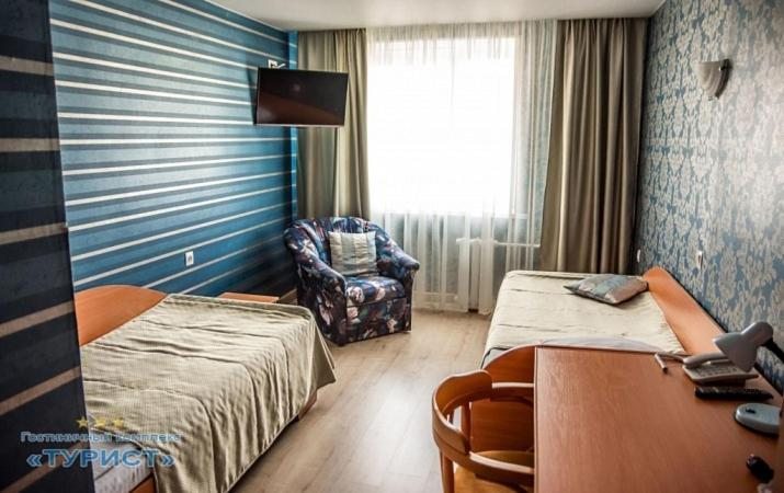 Двухместный (Улучшенный двухместный номер с 2 отдельными кроватями) отеля Турист, Гродно