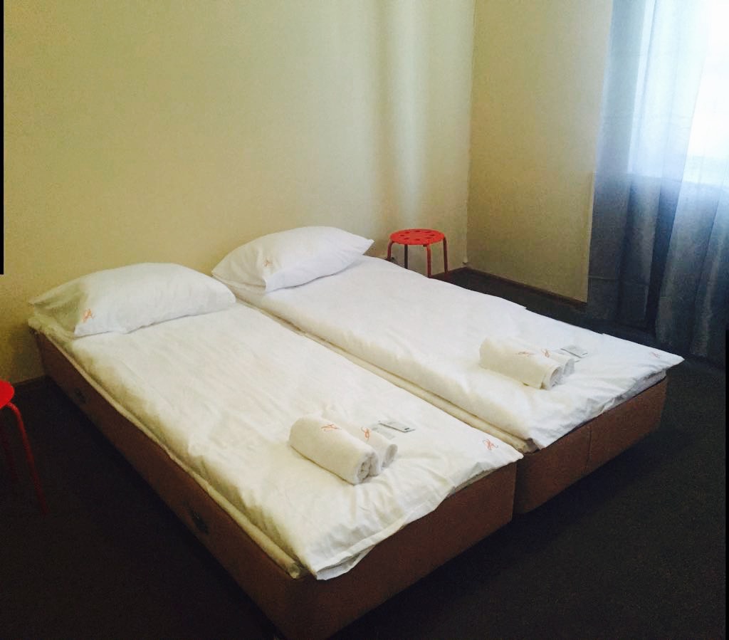 Двухместный (Стандартный с 1 кроватью и общей ванной комнатой) отеля АСТ-Отель, Москва