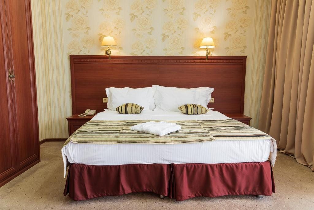 Двухместный (Двухместный номер Делюкс с 1 кроватью) отеля Grand Hotel & Spa Maykop, Майкоп