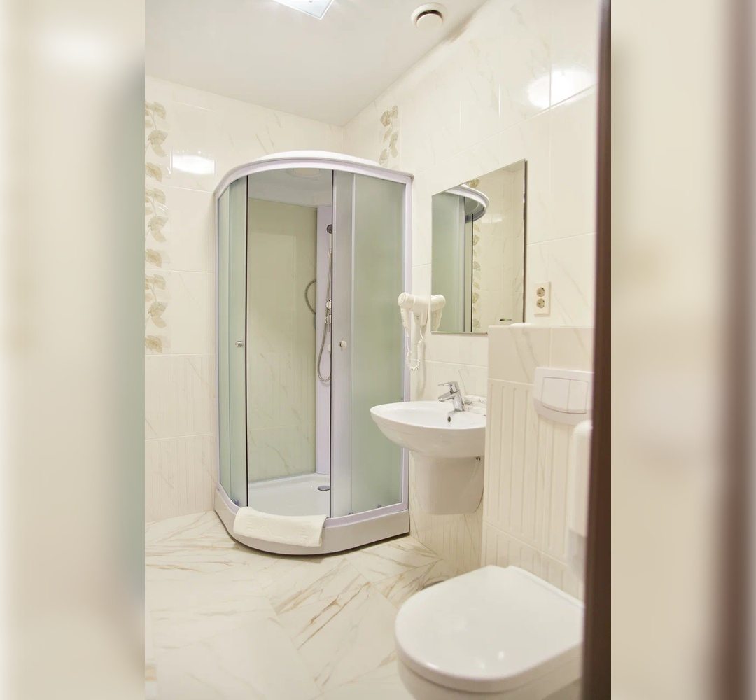 Двухместный (Бизнес), Гостиница Огни Востока