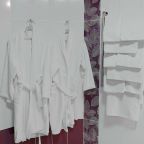 Люкс (Люкс), Гостиница Огни Востока