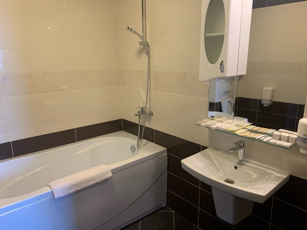 Апартаменты, Гостиница Огни Востока