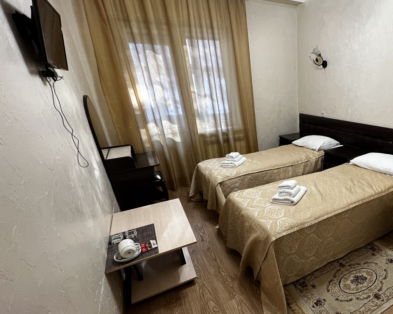 Двухместный (С двумя односпальными кроватями) отеля Бостан, Домбай