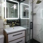 Делюкс, Отель Бостан