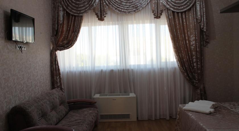 Двухместный (Номер категории Стандарт Плюс c доп.местом) гостиницы Аквила, Краснодар