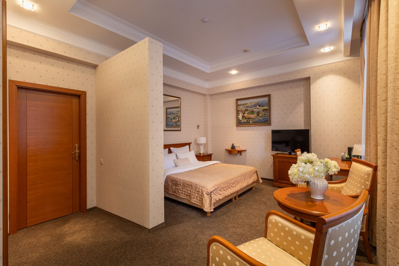 Полулюкс (Делюкс), Гостиница Горки