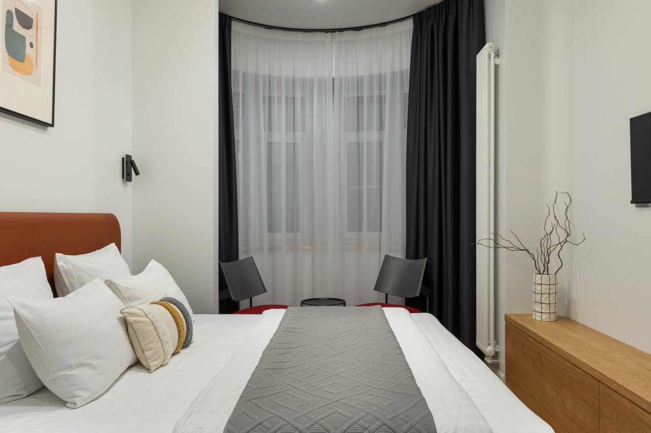 Люкс (Люкс), Гостиница Горки