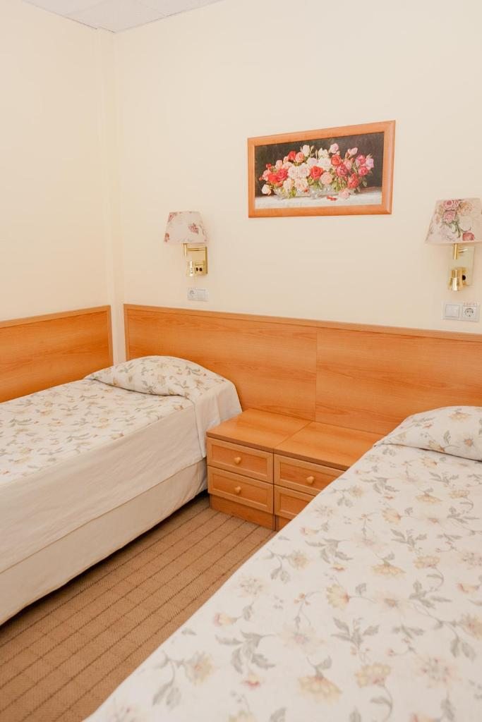 Двухместный (Двухместный номер эконом-класса с 2 отдельными кроватями) мини-гостиницы Рождественская, Сергиев Посад