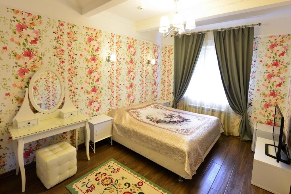 Сьюит (Полулюкс с двуспальной кроватью) гостиницы Гравор, Москва