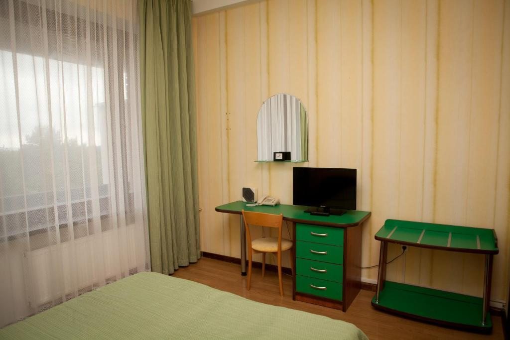 Двухместный (Улучшенный двухместный номер с 1 кроватью) санатория Дюны, Сестрорецк