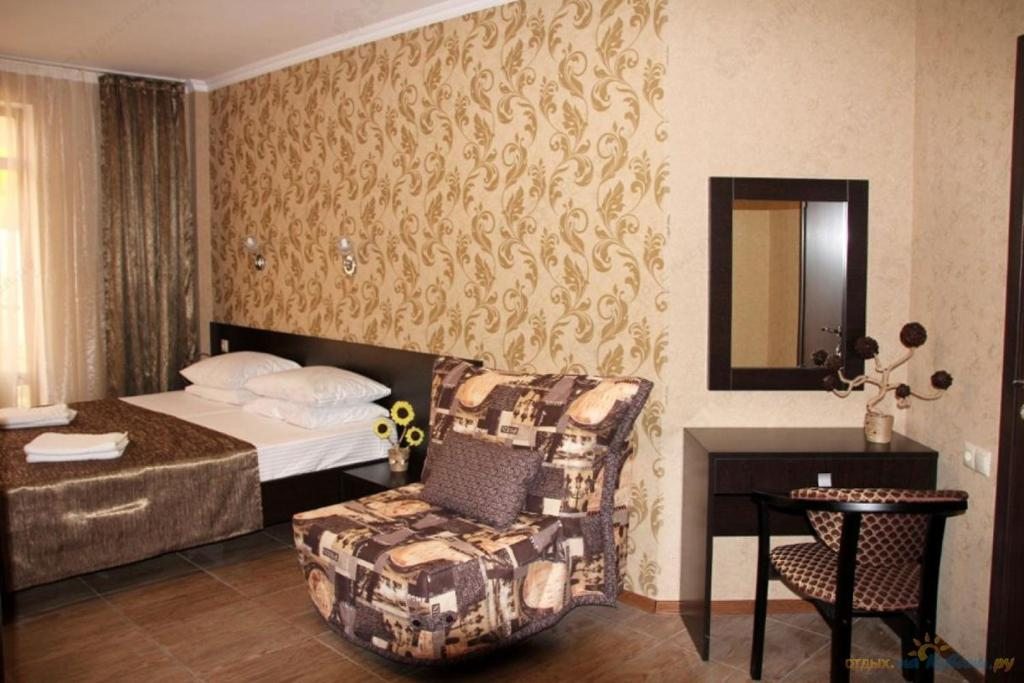 Двухместный (Двухместный номер с 1 двуспальной кроватью и дополнительной кроватью) гостевого дома Жемчуг, Лоо