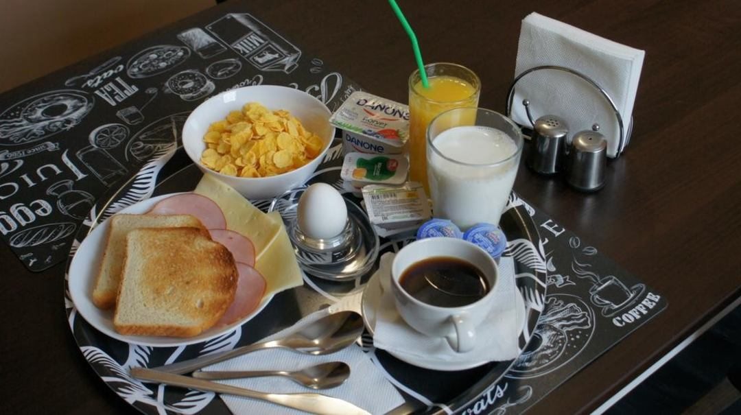 Завтрак в номер, Отель Империя Питер
