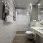 Люкс, Отель Петр