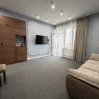 Люкс, Отель Петр