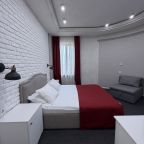 Полулюкс, Отель Петр