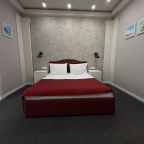 Полулюкс, Отель Петр