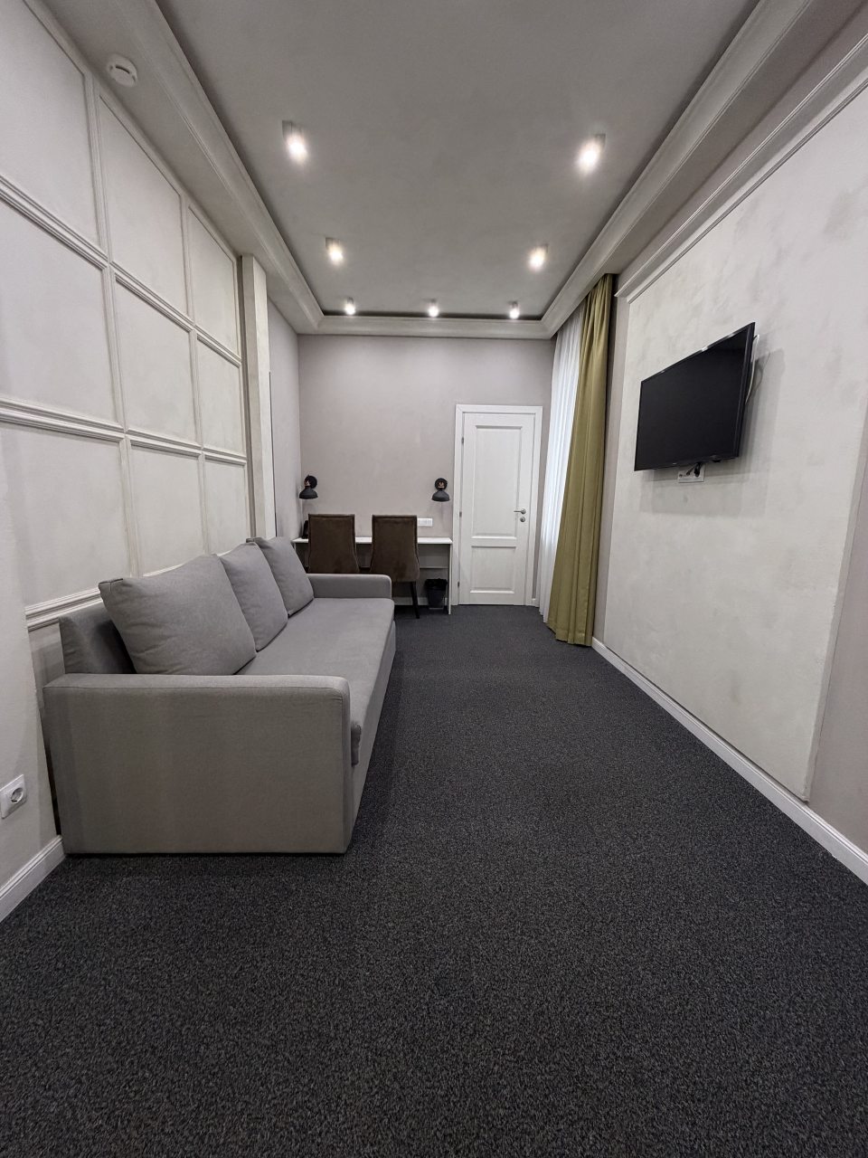 Семейный (Полулюкс, Двухкомнатный), Отель Петр