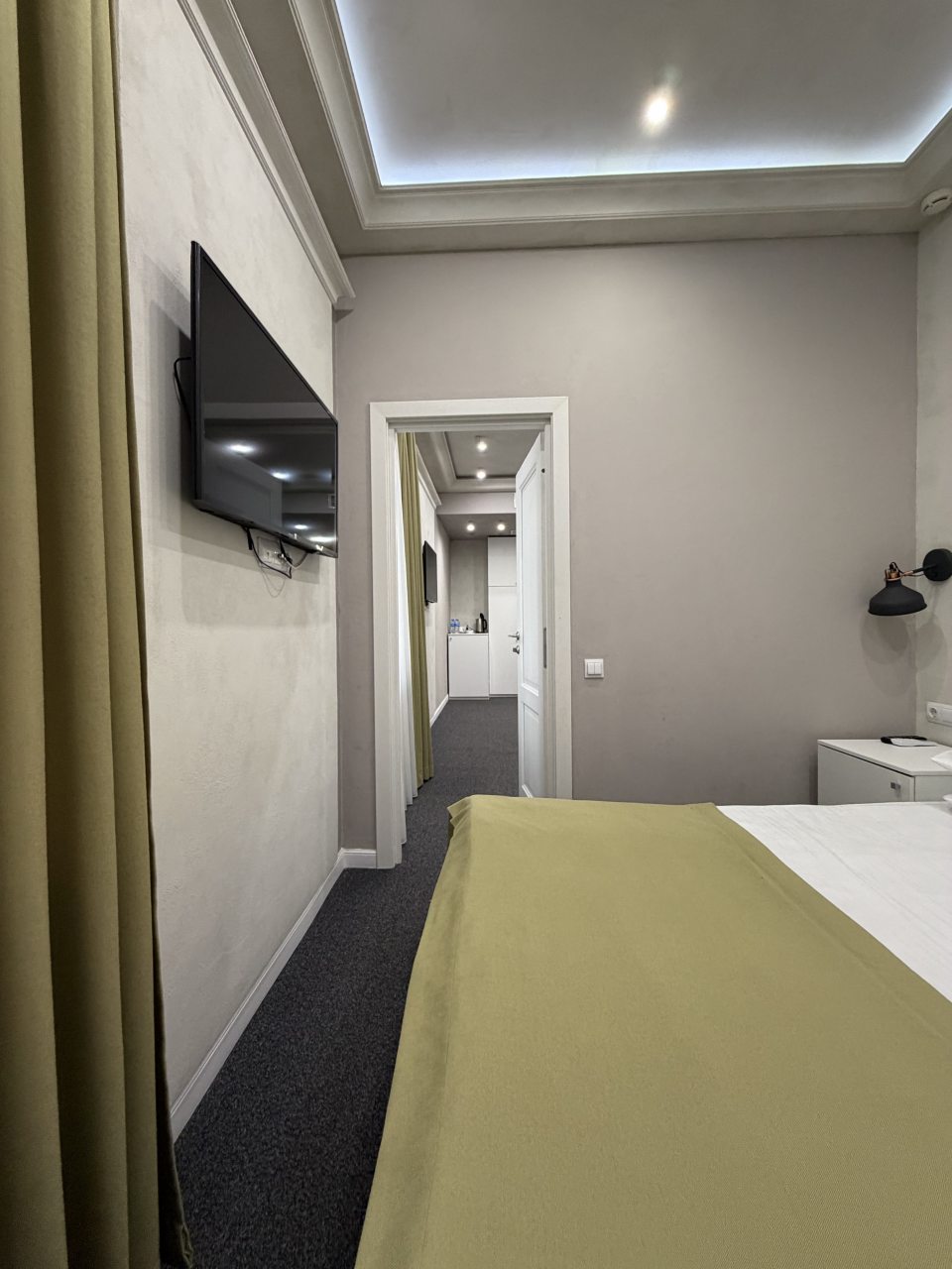 Семейный (Полулюкс, Двухкомнатный), Отель Петр