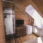 Двухместный (Люкс с двуспальной кроватью), База отдыха Заимка Камза