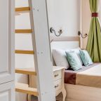 Двуспальная кровать и кровать-лофт (чердак)