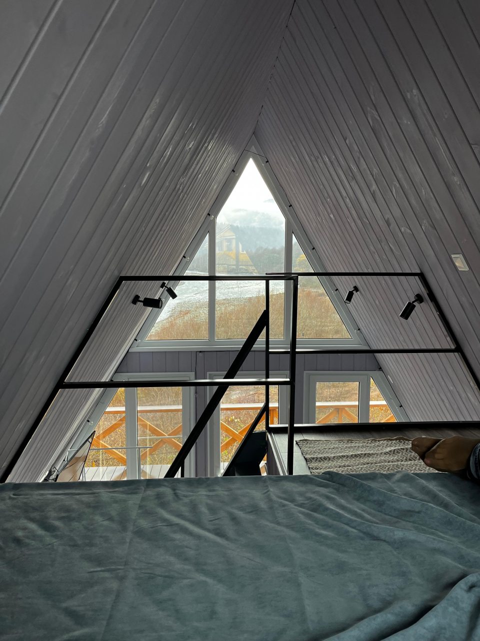 Шале (A-Frame), Гостевой дом Юлена