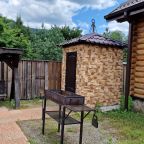 Качели, Гостевой дом Гранд Хаус