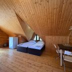 4-местный номер с тремя кроватями.