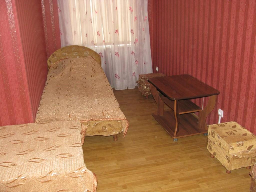 Трехместный (Стандартный трехместный номер) мини-отеля Чародейка, Каменномостский, Республика Адыгея