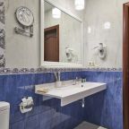 Двухместный (Улучшенный с 1 кроватью или 2 отдельными кроватями, вид на горы), Гостевой дом Alm Hotel