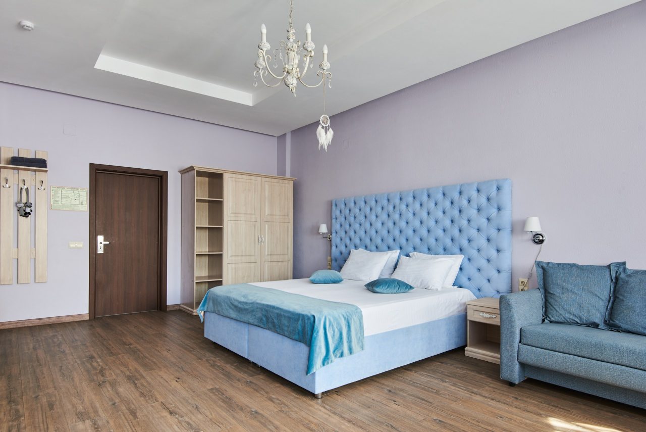 Двухместный (Улучшенный с 1 кроватью или 2 отдельными кроватями, вид на бассейн), Гостевой дом Alm Hotel