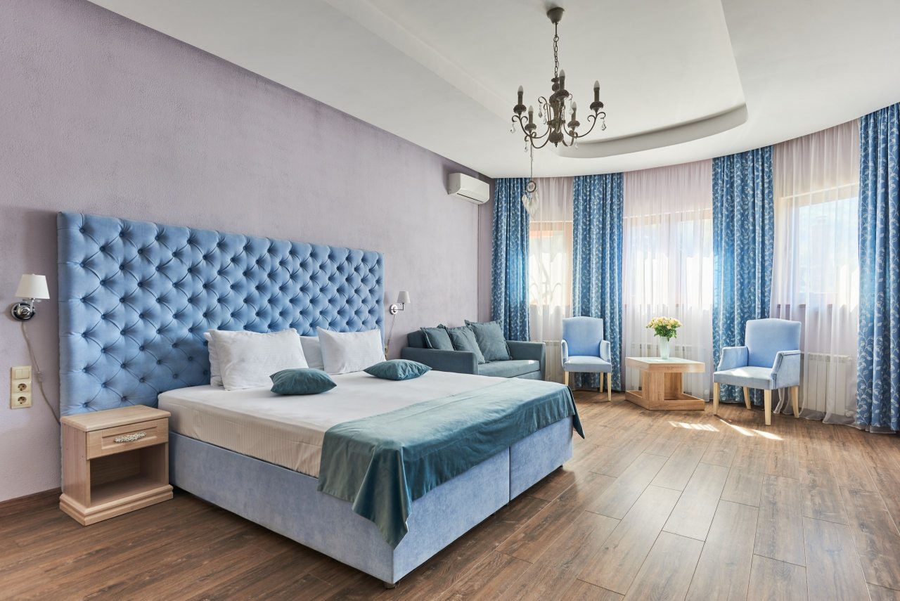 Двухместный (Улучшенный с 1 кроватью или 2 отдельными кроватями, вид на бассейн), Гостевой дом Alm Hotel