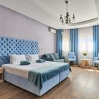 Двухместный (Улучшенный с 1 кроватью или 2 отдельными кроватями, вид на бассейн), Гостевой дом Alm Hotel