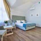 Двухместный (Улучшенный с 1 кроватью или 2 отдельными кроватями и видом на город), Гостевой дом Alm Hotel