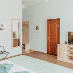 Люкс (Люкс с видом на горы и балконом), Гостевой дом Alm Hotel