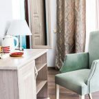 Люкс (Люкс с видом на горы и балконом), Гостевой дом Alm Hotel