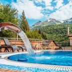 Подогреваемый бассейн круглый год, Гостевой дом Alm Hotel