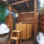 Отдельная услуга, Гостевой дом Alm Hotel