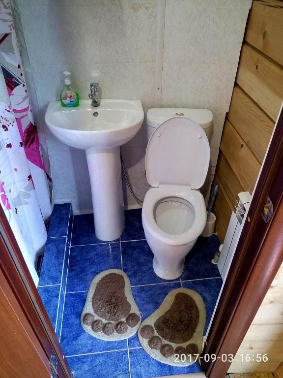 Двухместный (Двухместный номер с 2 отдельными кроватями и ванной) гостевого дома Горный воздух, Каменномостский, Республика Адыгея