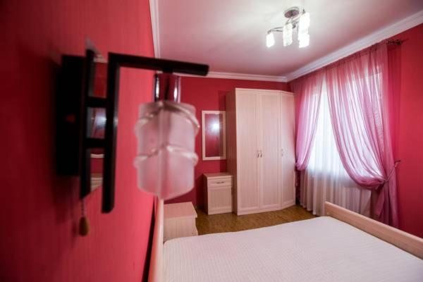Двухместный (Двухместный номер с 1 кроватью и собственной ванной комнатой вне номера) мини-отеля Афина, Красная Поляна