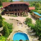 Сад, Гостевой дом Любава+