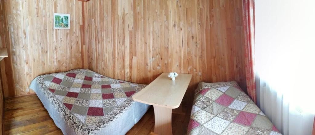 Трехместный (Трехместный номер с ванной комнатой) гостевого дома Солнечная горка, Каменномостский, Республика Адыгея