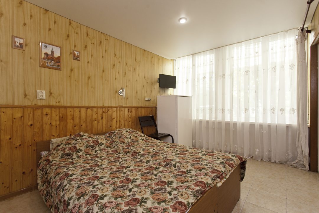 Четырехместный (Четырехместный номер с общей ванной комнатой) гостевого дома На Зеленой, Анапа