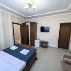 De Luxe, Гостевой дом Qualite