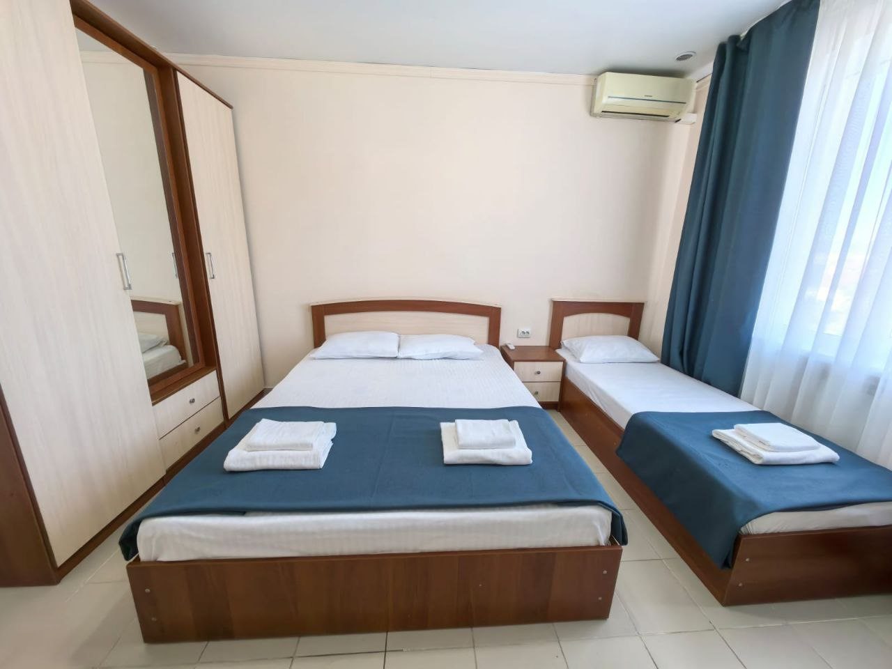 Апартаменты (Двухкомнатный 6-8 местный), Гостевой дом Qualite