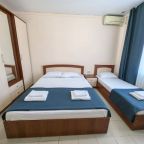 Апартаменты (Двухкомнатный 6-8 местный), Гостевой дом Qualite