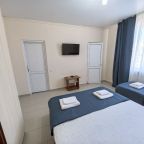 Апартаменты (Двухкомнатный 6-8 местный), Гостевой дом Qualite