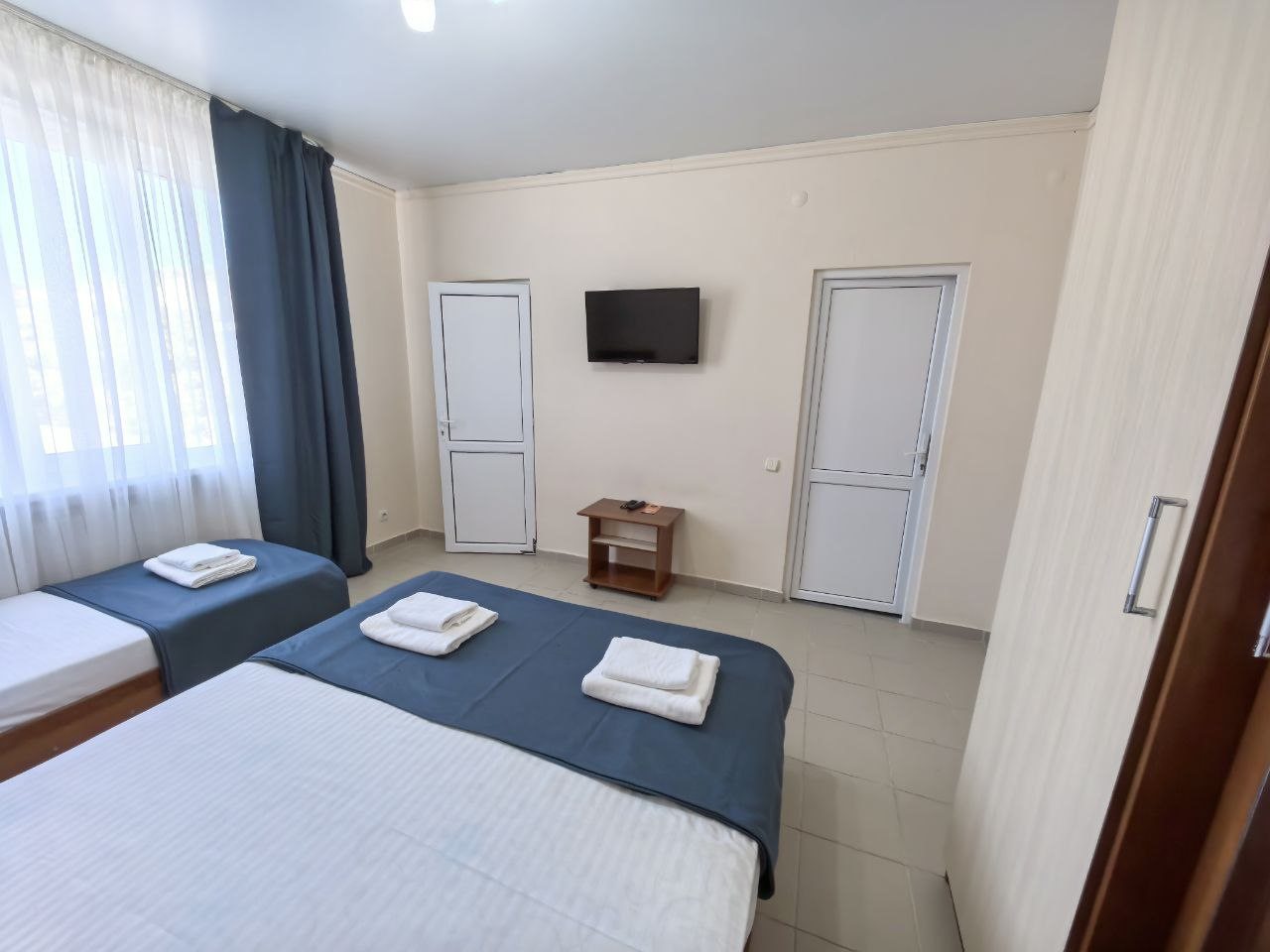 Апартаменты (Двухкомнатный 6-8 местный), Гостевой дом Qualite